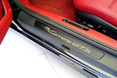 2025 Porsche 911 photo 6