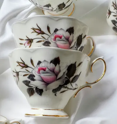 Dinner set Royal Albert discontinued