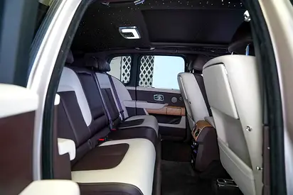 2019 ROLLS-ROYCE CULLINAN — миниатюра 10