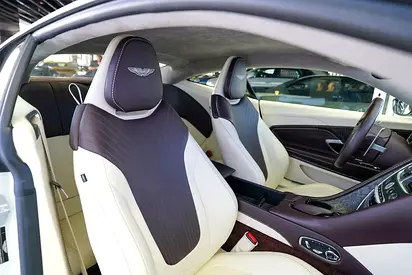 2019 Aston Martin DB11 缩略图 14