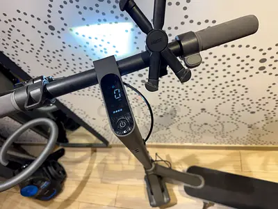 Excellent condition barely used xiaomi scooter - compact foldable model with phone stand & helmet