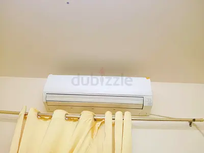 Wall-mounted split air conditioner - working unit