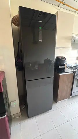 Hitachi Bottom Freezer Refrigerator