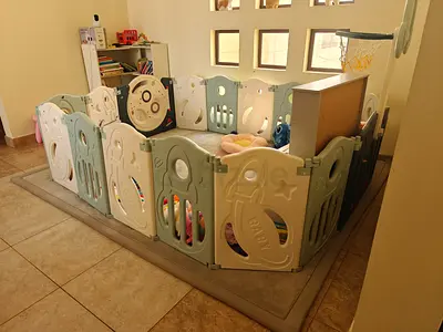 Baby playpen (foldable) with swing