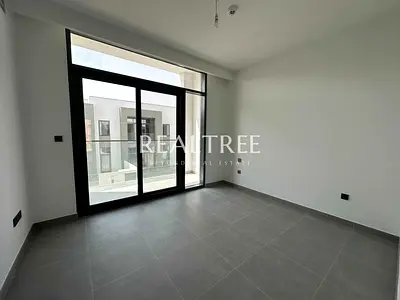 3BR Single Row Villa | Near Pool and Park | Best Location