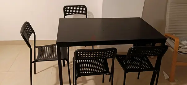Daning table with 4 chair for sale
