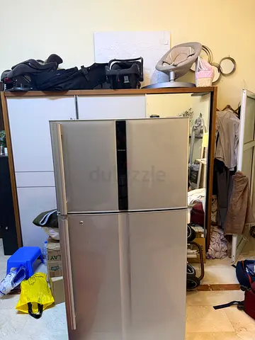 Hitachi Inverter Refrigerator – Excellent Condition