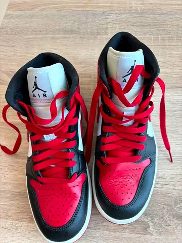 Air Jordan 1 Mid “Alternate Bred Toe” – Original AED 500 – Negotiable Size: BR 37 (EU 38.5 | US 7.