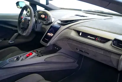 صورة 10 لـ 2024 Lamborghini REVUELTO