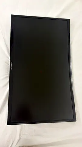 Samsung 32-inch LED TV / Monitor - Good Working Condition