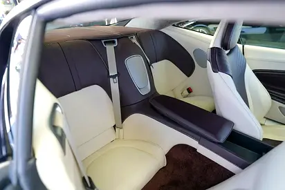 2019 Aston Martin DB11 缩略图 15