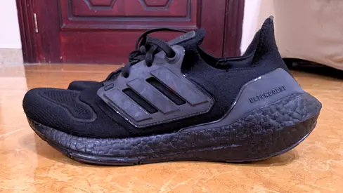 100% Original adidas Ultraboost 22 BOOST Running Shoes | Brand New | Size 40 | Best Price