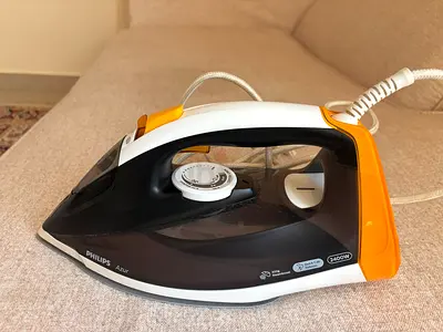 Philips Steam Iron 2400W - Good Working Condition
