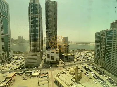 3 Bedroom With Sea View Both Master Wardrobe Near Park And Corniche