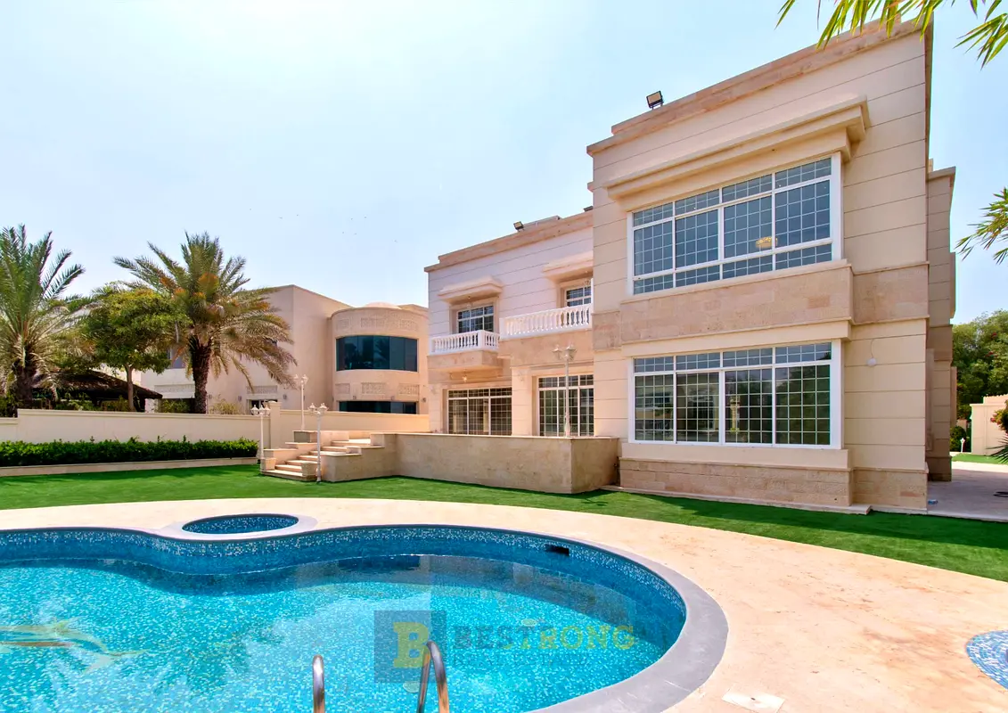 Lakefront Iconic Villa – Emirates Hills