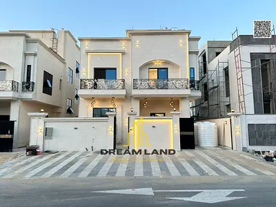 فيلا فاخرة (أرضي + طابقين) في مجمع هيليو 2 الراقي