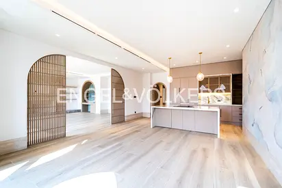 Upgraded Atrium Entry | Vacant | Exclusive
