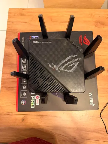 ASUS ROG GT-AX11000 Pro Wi-Fi Gaming Router - Excellent Condition complete with box and manuals.