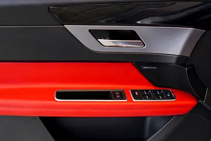 2020 Jaguar XF 照片 12