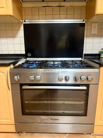 Used Whirlpool Stainless Steel Gas Cooker with Oven - 5 Burners