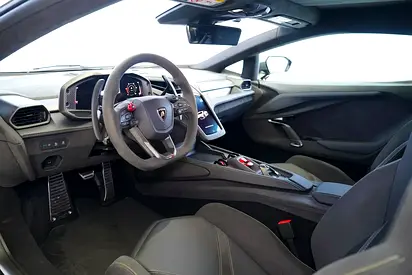 صورة 6 لـ 2024 Lamborghini REVUELTO