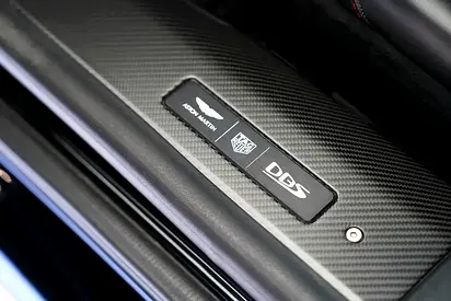 2019 Aston Martin DBS 照片 9