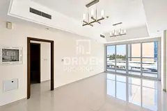 Bright and Spacious Layout | Multiple Cheques