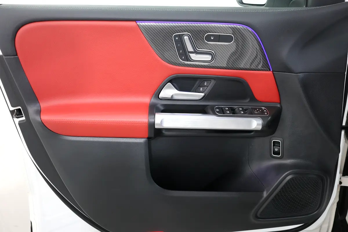 Mercedes-Benz GLB-Class 2023