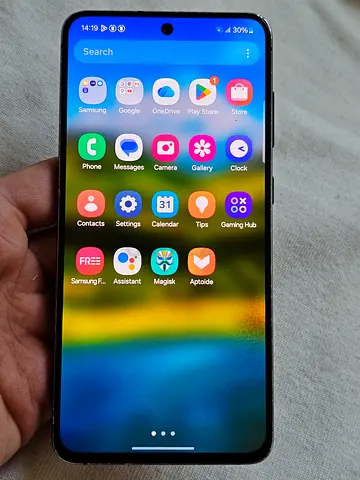 Samsung S21 FE 5G
256GB/8GB
2 Sim Physical
Has some Scratches