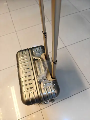 Suitcase aluminum