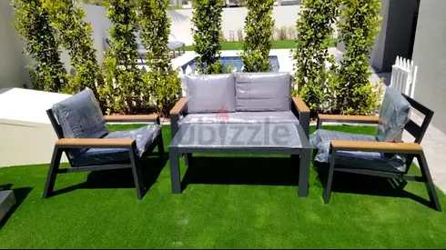 Outdoor 4-piece Patio Seating Set — brand new