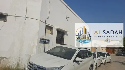 اللبيع بيت زاوية في ام خنور في 3 غرف مجلس صاله 3 حمامات مطبخ و حوش مساحة 2500 قدم موجر 31500 الف مطلوب في 550000 الف