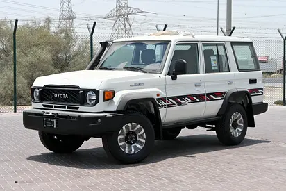 Toyota Land Cruiser LC 76 LX 2026 GCC Specs DIFF LOCK , WINCH-2