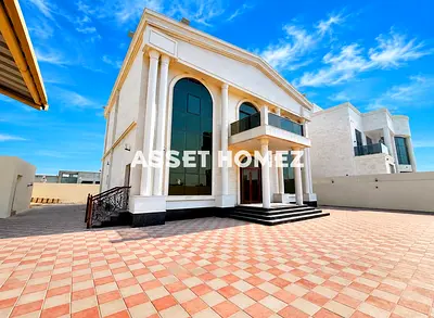 Beautiful Unfurnished 5BR Villa | Majlis | Maids