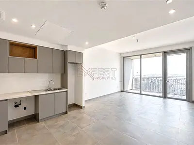 Community & Skyline View | Vacant | High Floor