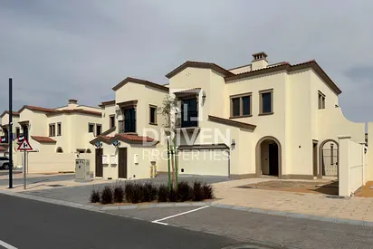 Luxury 3BR Villa | Single Row Bloom Living Cordoba