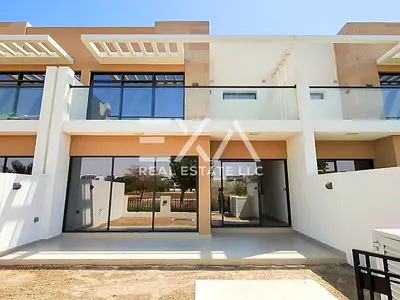 Single Row I Lake View I Available on August 9, 2026