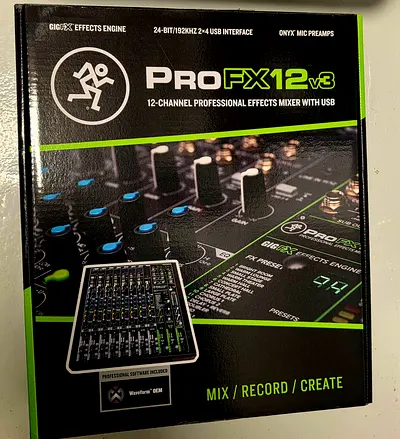 Mackie ProFX12v3 12- channel professional effects mixer