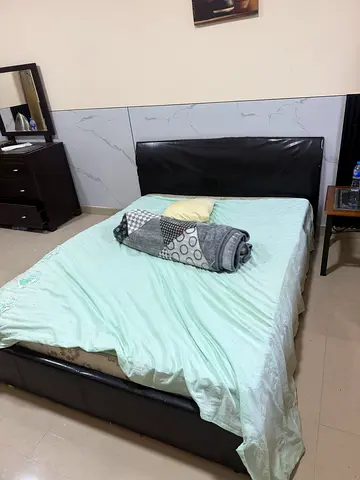 سرير كنج وتسريحه