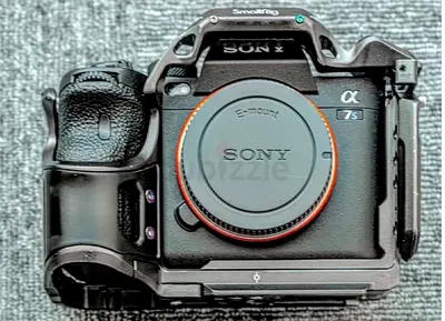 SONY A7S3/ Cage/ Battery/Charger/ - used only twice! As good as brand new! 8,500 AED