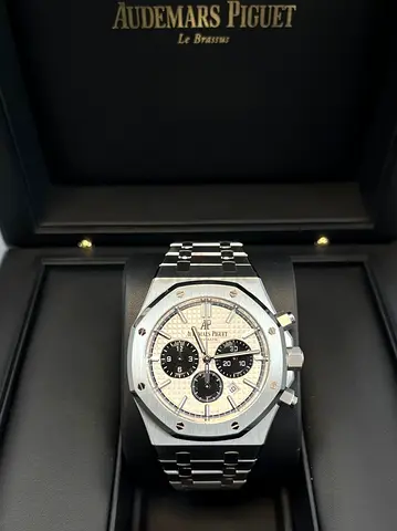 This Audemars Piguet Royal Oak Chronograph (Ref. features a distinctive "Panda" dial with a silver-t