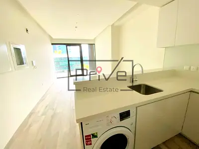 Unfurnished| Spacious | Canal View