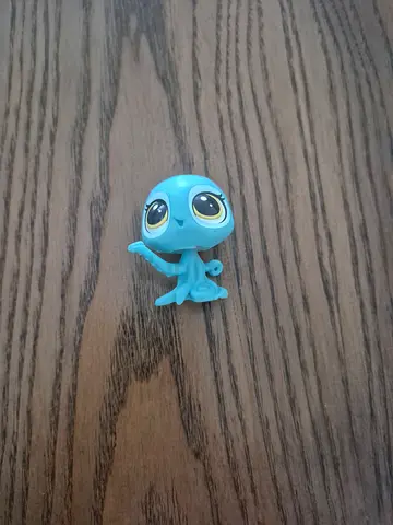 LPS Octopus figurine