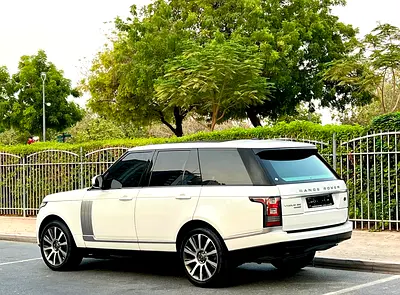 Land Rover Range Rover Vogue SE Supercharged 2015 | GCC Specs | Pristine Condition