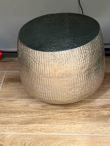 Textured Metallic Decorative Plant Pot / Planter - Medium