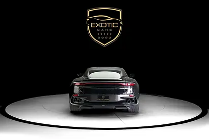 2019 Aston Martin DBS 照片 2
