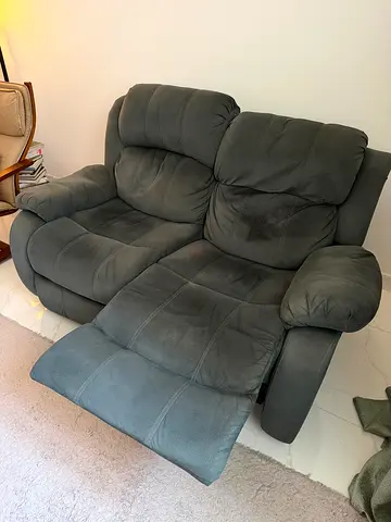 2-Seater Green Recliner Sofa — Comfortable Used Loveseat
