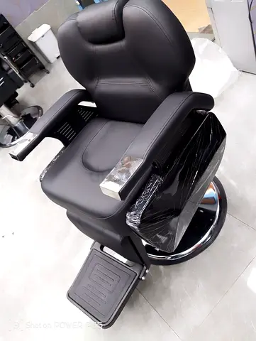 Professional Black Hydraulic Barber Chair - Excellent Condition