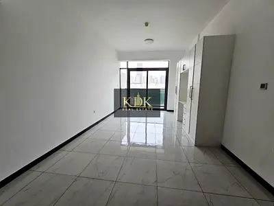 استوديو برايت | كريستال ريزيدنس JVC | إطلالة على المدينة