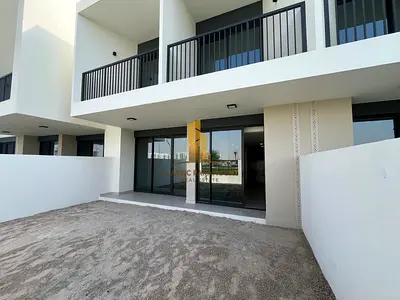 SINGLE ROW | VACANT | LANDSCAPED | FLEXIBLE CHEQUE